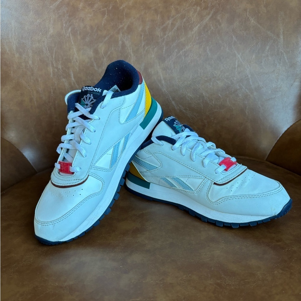 Reebok classic leather kids youth size 4 white yellow blue retro sneakers - Picture 3 of 8